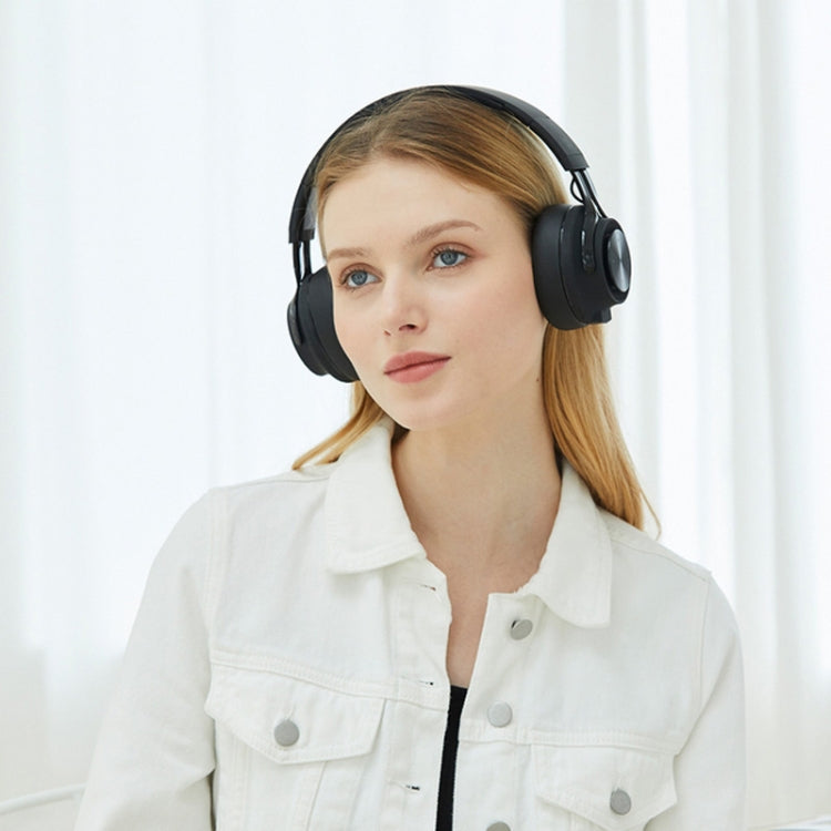 P1 Wireless Bluetooth 5.0 Stereo Soft Leather Earmuffs Foldable Headset Built-in Mic for PC / Cell Phones(Black)
