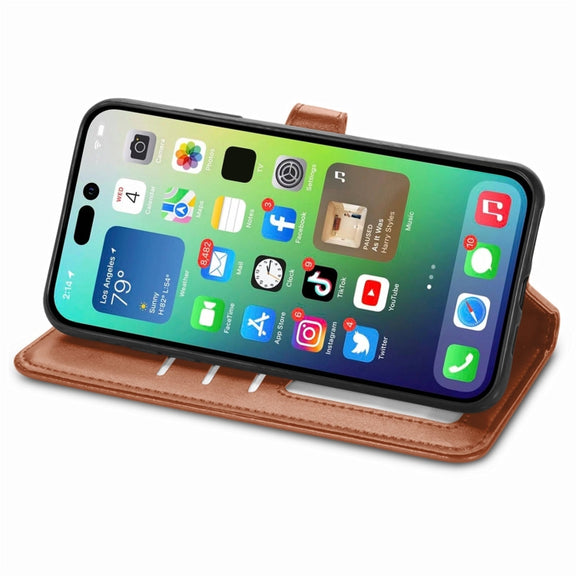 For iPhone 15 Retro Solid Color Buckle Leather Phone Case(Brown)