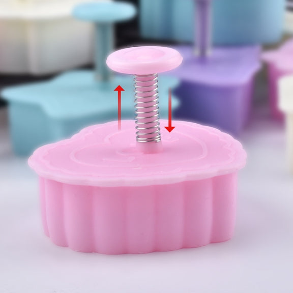 4 in 1 Three-Dimensional Fondant Biscuit Embossing Mold Push-Type Cake Mold Random Style Delivery
