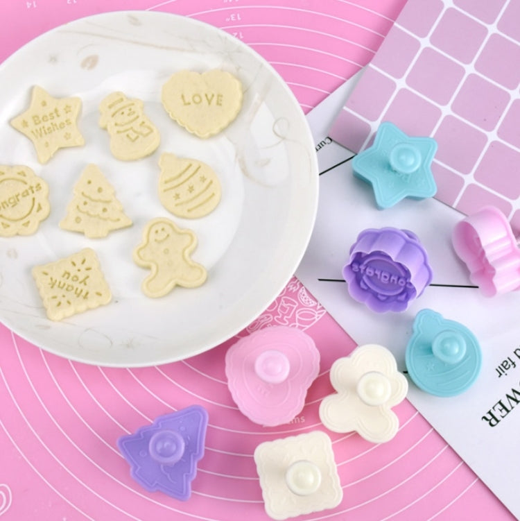 4 in 1 Three-Dimensional Fondant Biscuit Embossing Mold Push-Type Cake Mold Random Style Delivery
