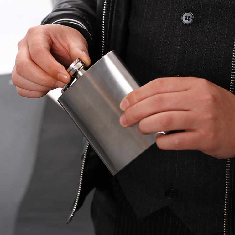 Portable Stainless Steel Hip Flask Set With Wine Glass Funnel(7OZ Jack Black Core)